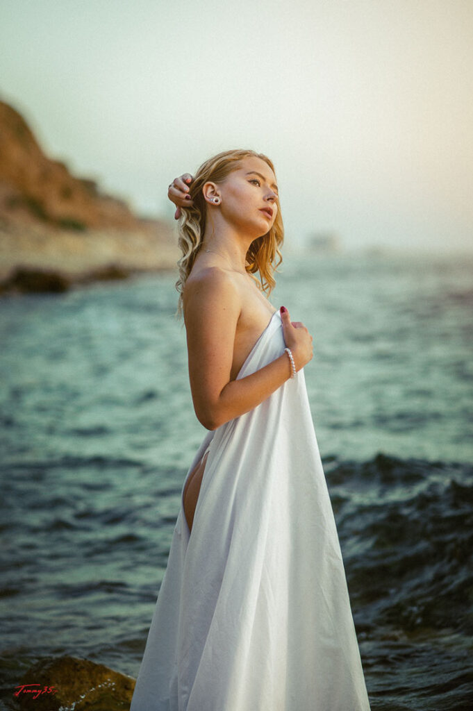 tommy35-women in nature